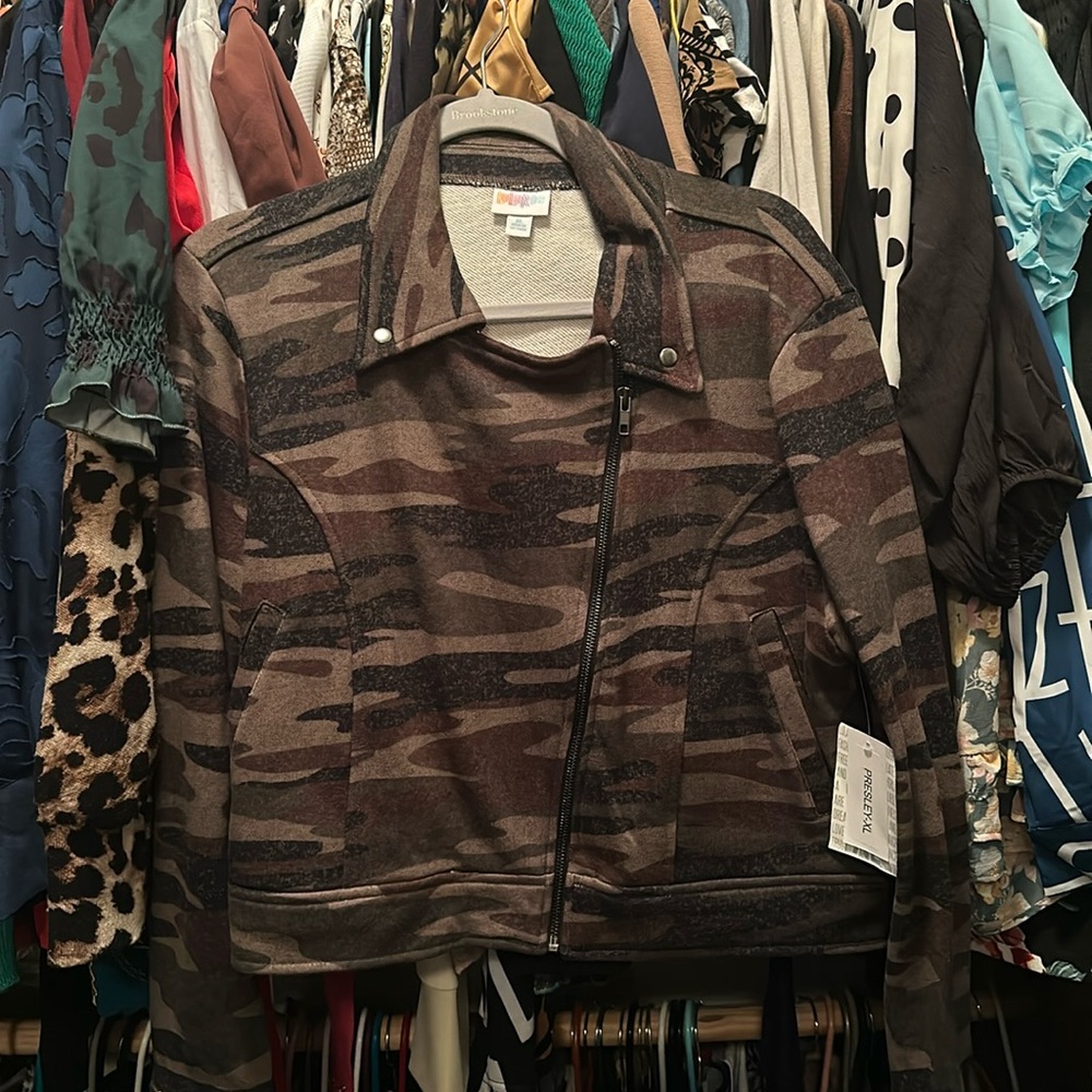 LuLaRoe camo jacket XL